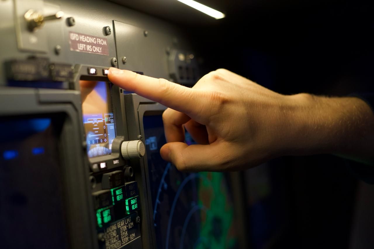 technolohy_in_the_cockpit.jpeg